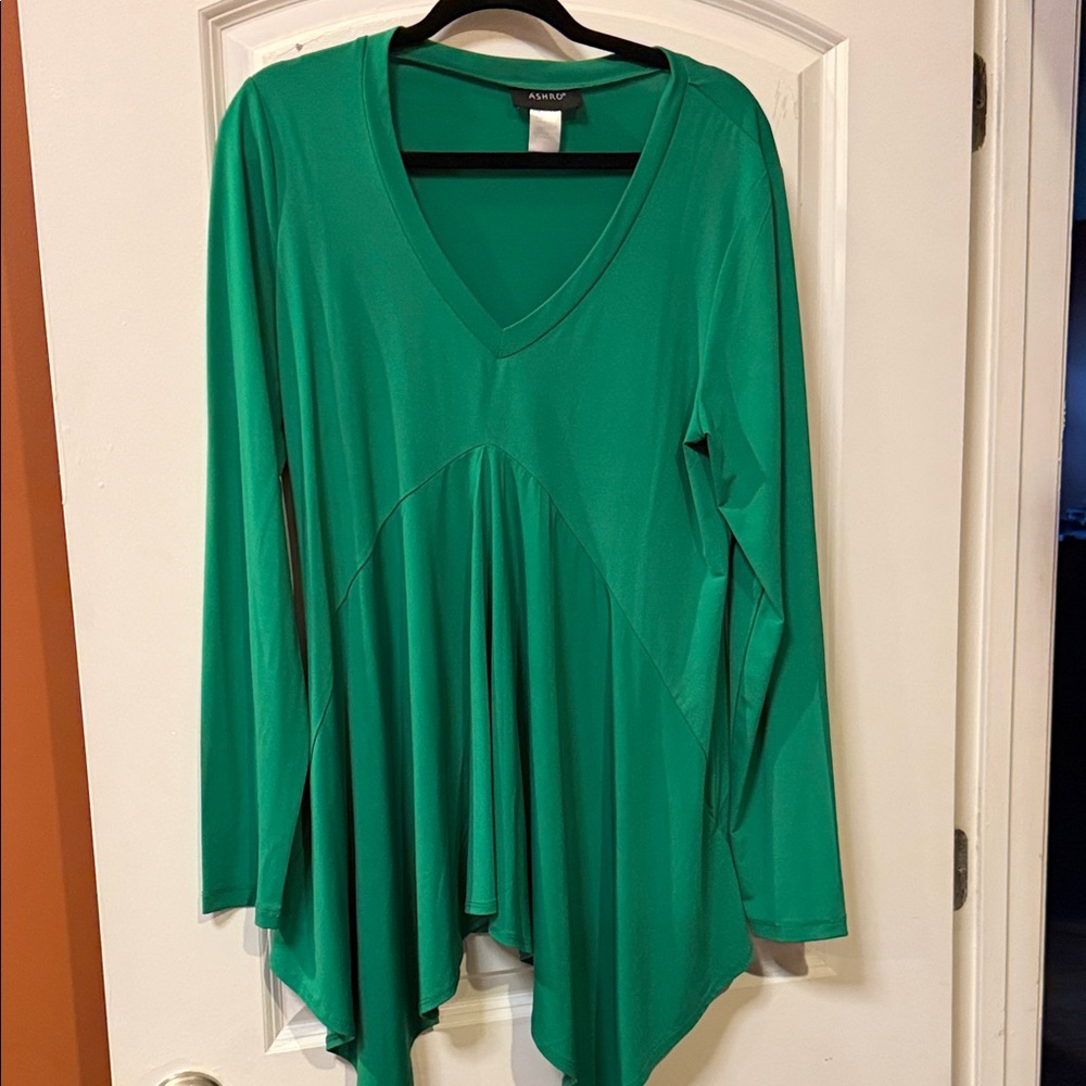 Alfani Emerald Green V-Neck Handkerchief Hem Tunic